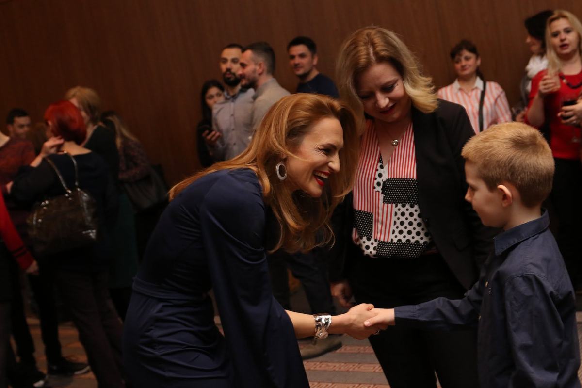 Публика на промоцијата на Будење на свеста, најпродавана книга од македонски автори, од Katerina Angelovska и Radovan Vitosevic