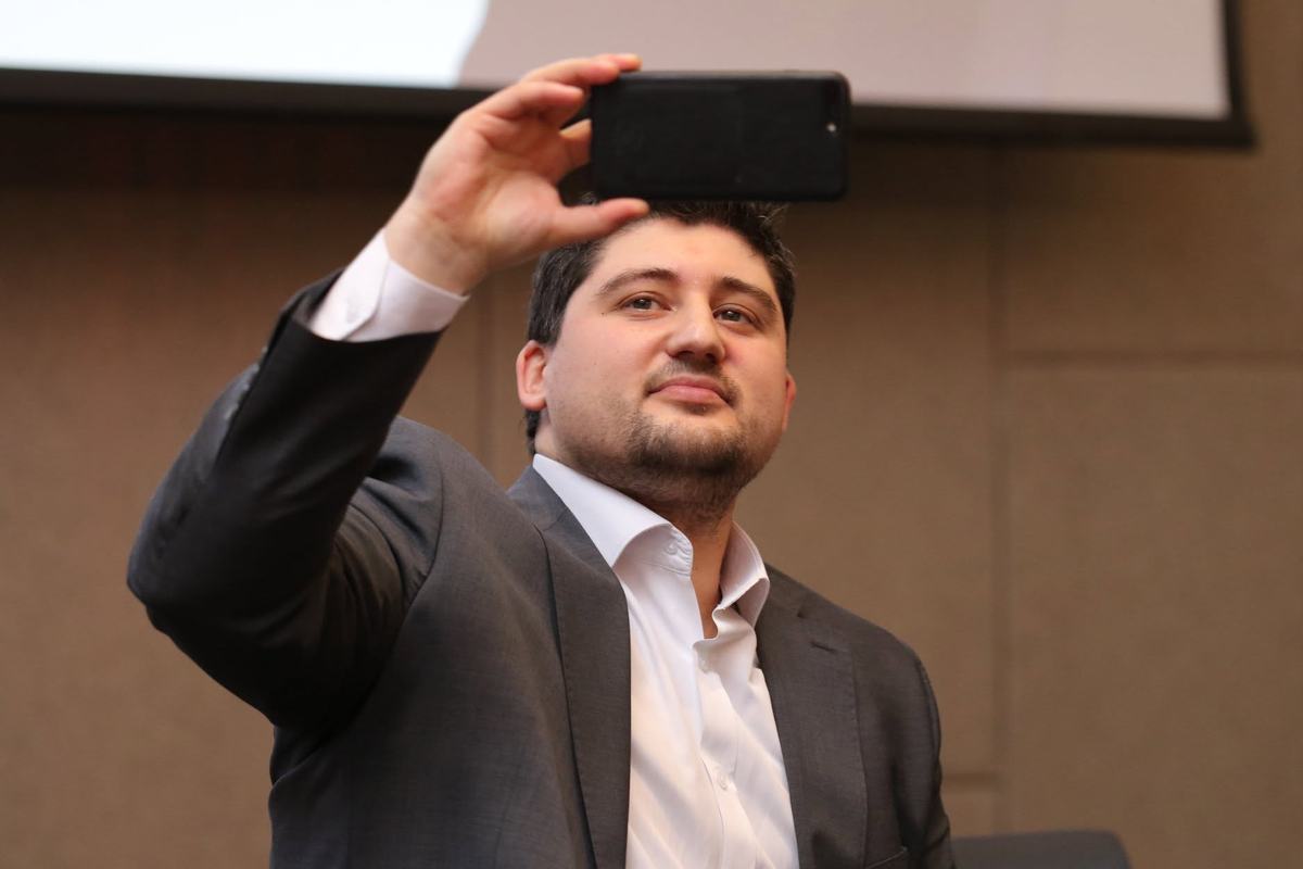 Публика на промоцијата на Будење на свеста, најпродавана книга од македонски автори, од Katerina Angelovska и Radovan Vitosevic