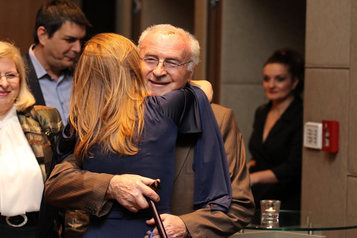 Авторите Катерина Ангеловска и Др. Радован Витошевиќ ја промовираат книгата Будење на свеста, февруари 2019