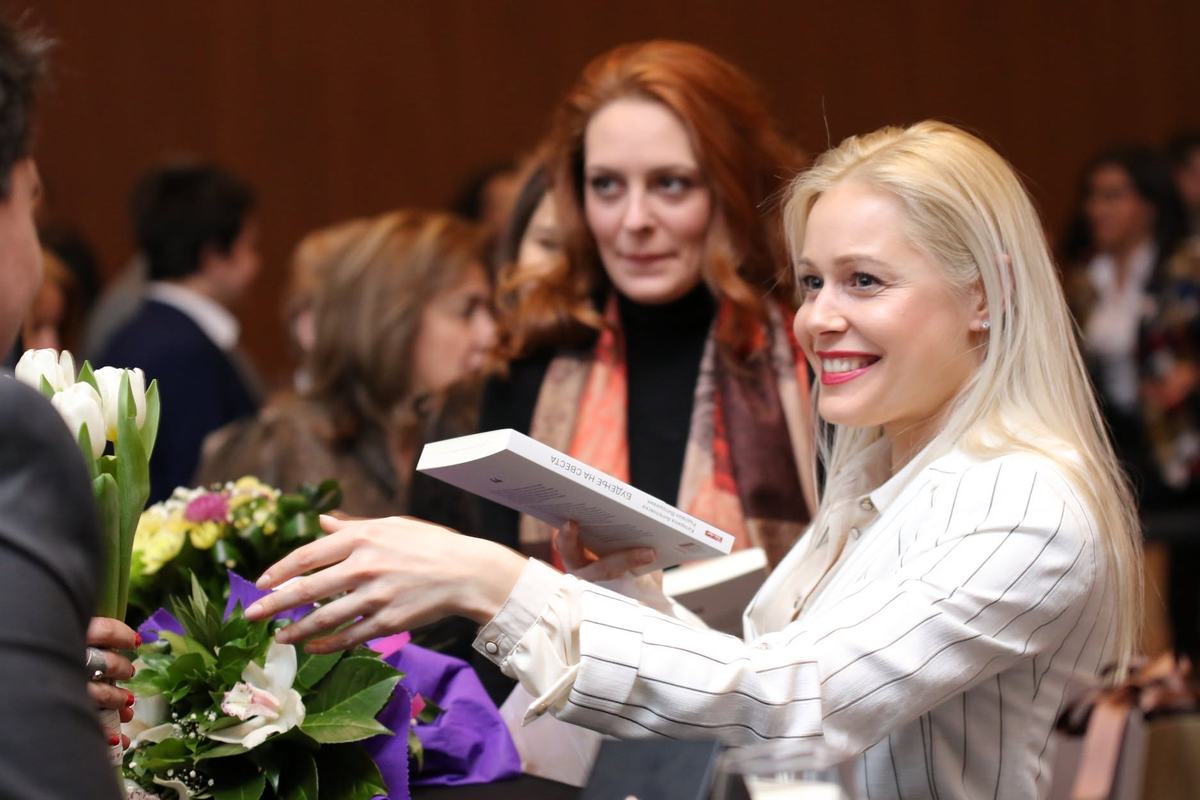 Публика на промоцијата на Будење на свеста, најпродавана книга од македонски автори, од Katerina Angelovska и Radovan Vitosevic