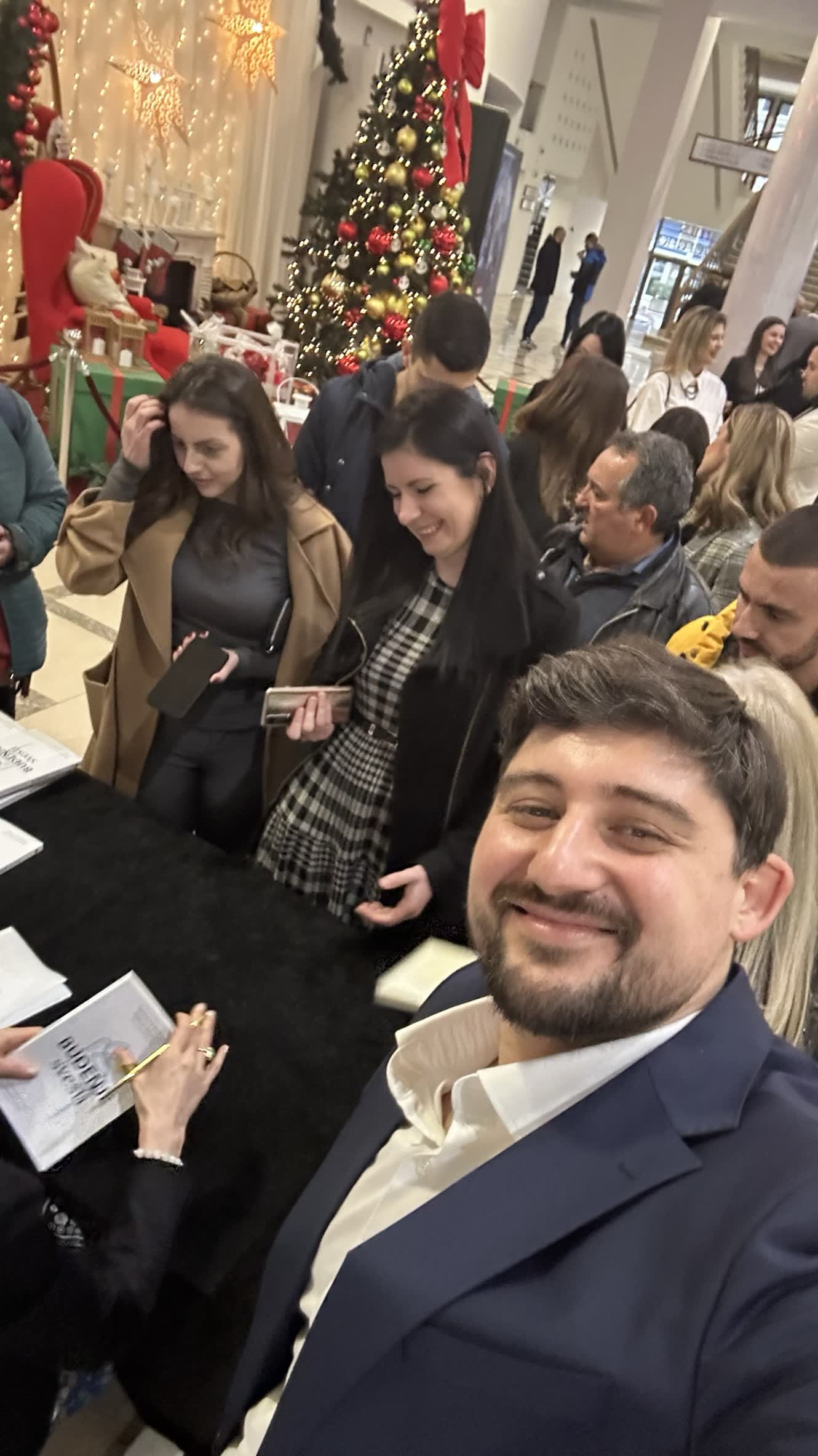 Атмосфера од промоцијата на српското издание Buđenje svesti во Белград, 2023